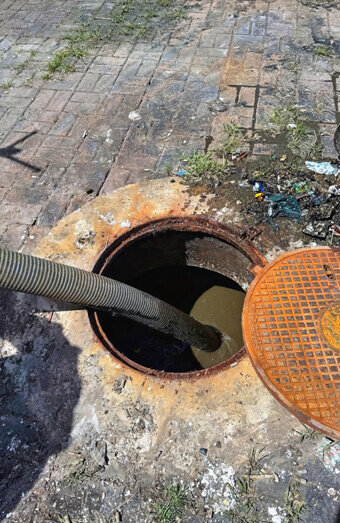 https://blockeddrainskarrinyup.com.au/uploads/2025/07/blocked-drains-50219.jpg