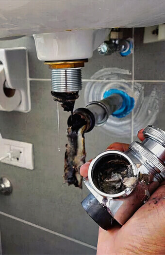 https://blockeddrainskarrinyup.com.au/uploads/2025/07/blocked-sink-36737.jpg