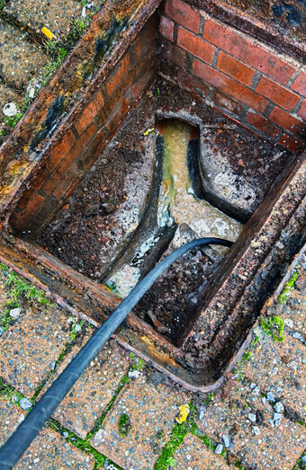https://blockeddrainskarrinyup.com.au/uploads/2025/07/hero-blocked-sewers-67191.jpg